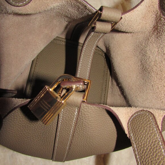 Women's Cowhide Bucket Bag, Fashionable Solid Color Taupe Handbag - Picture 8 of 14